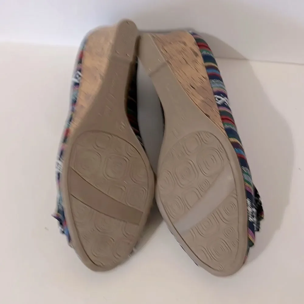 American Eagle Fabric Southwest Print Perp Toe Wedges Size 9 wide